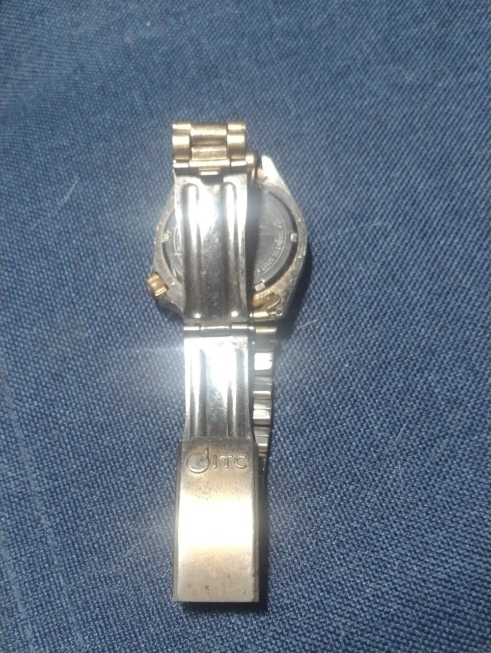 Vintage Dive-Style Stainless Watch with Black Dial - Picture 4 of 7